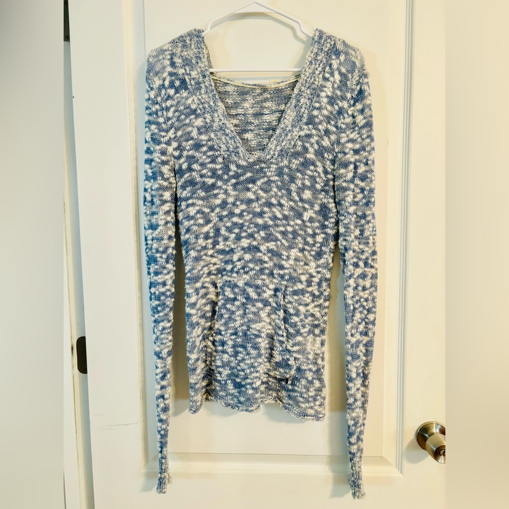 Roxy Mesh Blue and White Knit Long Sleeve Surfer Vibe Hooded Sweater.